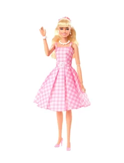Barbie The Movie Margot Robbie, Bambola Del Film Barbie Da Collezione Con Abito Vintage A Quadretti Rosa E Bianco E Collana Con Margherita, 3+ Anni, Hpj96