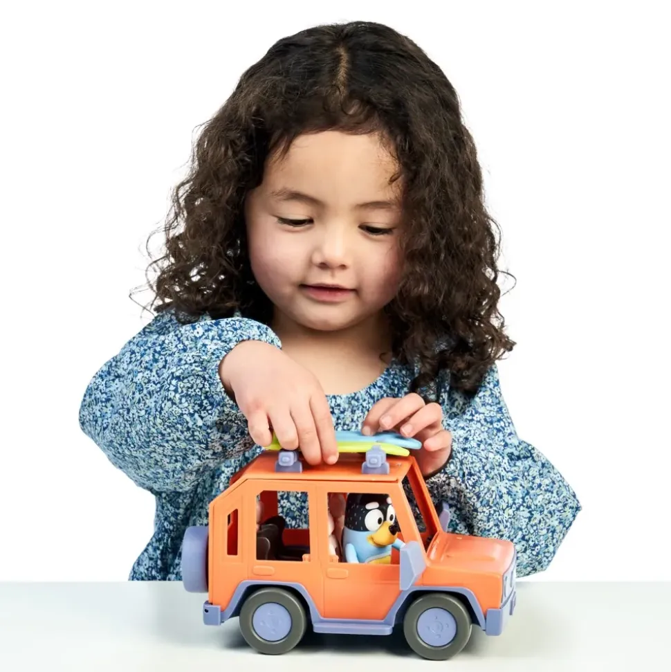 Bluey Auto 4 4, Veicolo Fuoristrada Della Famiglia, Incluso Papa Bandit Alto Circa 8 Cm E 2 Tavole Da Surf, Come Visto In Tv
