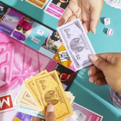 Hasbro Gaming Monopoly Barbie, Gioco Da Tavolo, Giochi Per Famiglie Per 2-6 Giocatori, Dagli 8 Anni In Su