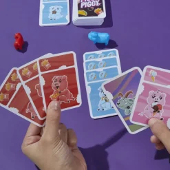 Hasbro Gaming Piggy Piggy, Gioco Di Carte Divertente Per Famiglie, Da 2 A 6 Giocatori, Dai 7 Anni In Su