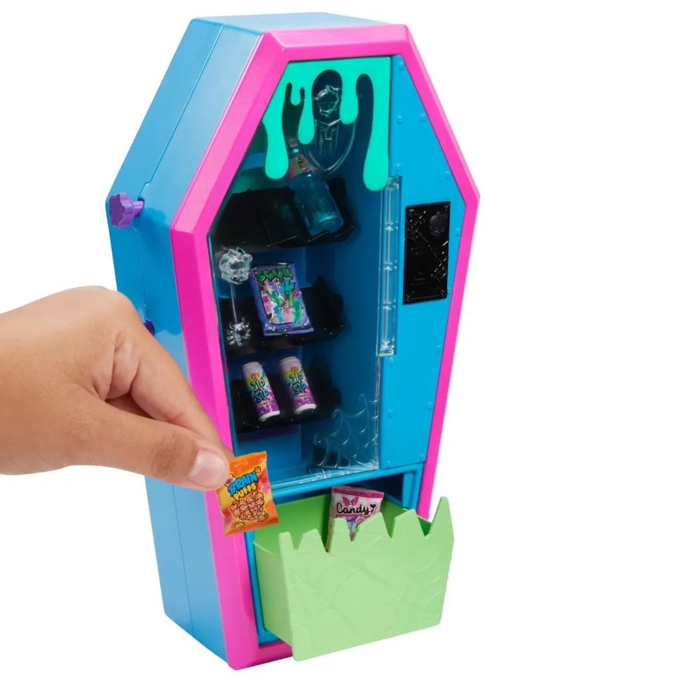 Monster High Playset Salone Degli Studenti Con Mobili, Accessori A Tema, 2 Animali Domestici E Distributore Automatico Funzionante