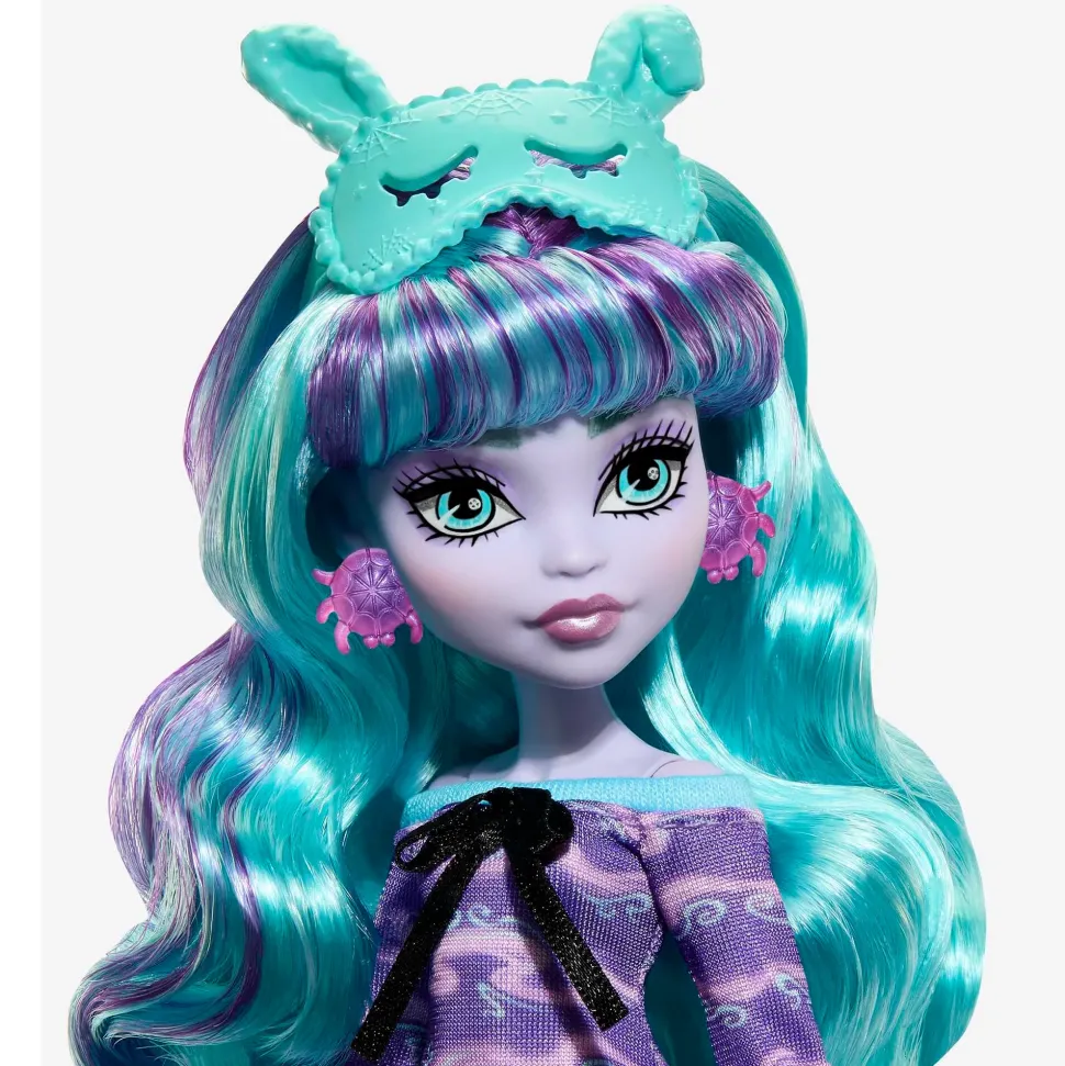 Monster High Twyla Creepover Party, Bambola Con Outifit Dettagliato E Accessori Per Il Pigiama Party, Cucciolo Coniglietto Dustin Incluso