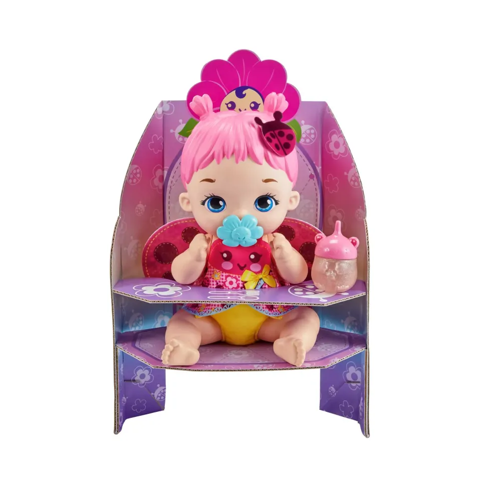 My Garden Baby Bambola Junior Coccinella Con Ali Soffici E Dolce Profumo Floreale, Con Un Pannolino Riutilizzabile, Biberon E Accessori, Giocattolo Per Bambini, 3+ Anni, Hmx27