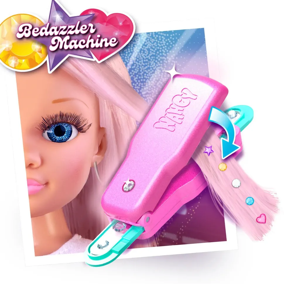 Nancy, Un Giorno Con Look Brillante, Capelli Rosa, Con Gemme Colorate E Applicatore