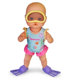 Nenuco Impara Ad Immergersi, Bambola Da 35 Cm Con Corpo Rigido E Costume Da Bagno.Nuotera Per Davvero. Per Bambine/I Da 2 Anni
