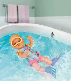 Nenuco Impara Ad Immergersi, Bambola Da 35 Cm Con Corpo Rigido E Costume Da Bagno.Nuotera Per Davvero. Per Bambine/I Da 2 Anni