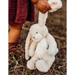 Peluche Little Nibble Cream Bunny