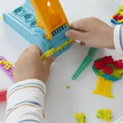 Play-Doh, La Fabbrica Del Divertimento, Playset Di Attivita Manuali, Pasta Modellabile In 3 Colori